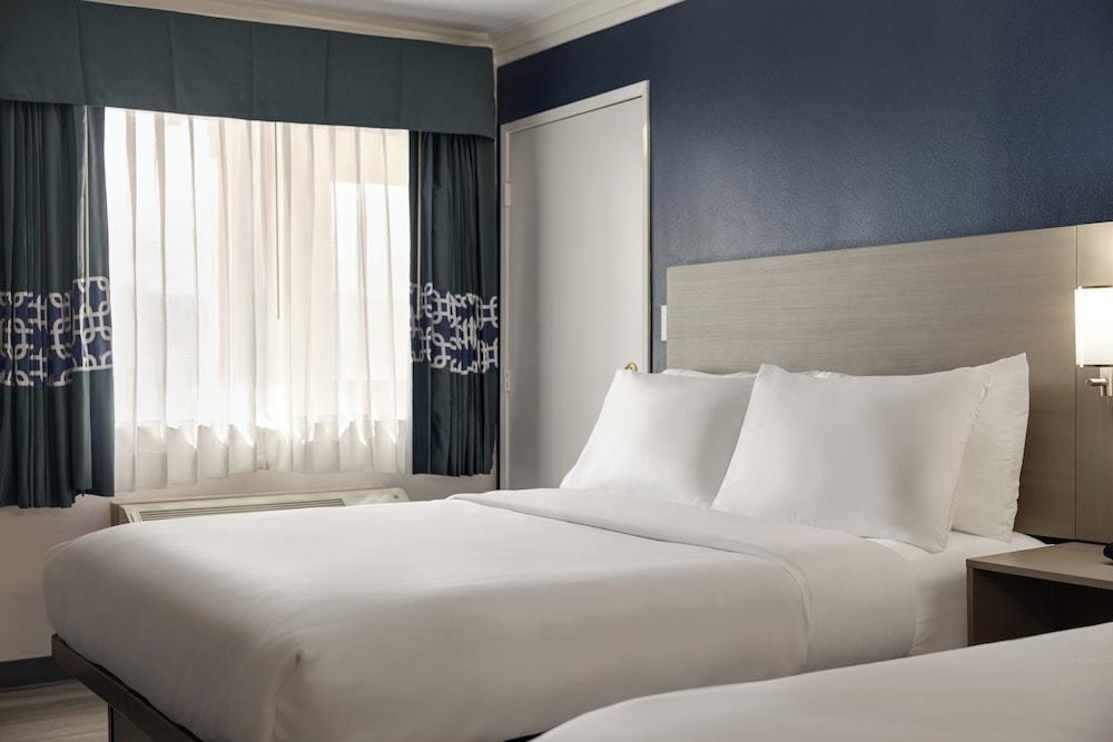غرفة قياسية بسريرين كوين، Quality Inn Lake Elsinore 7/10