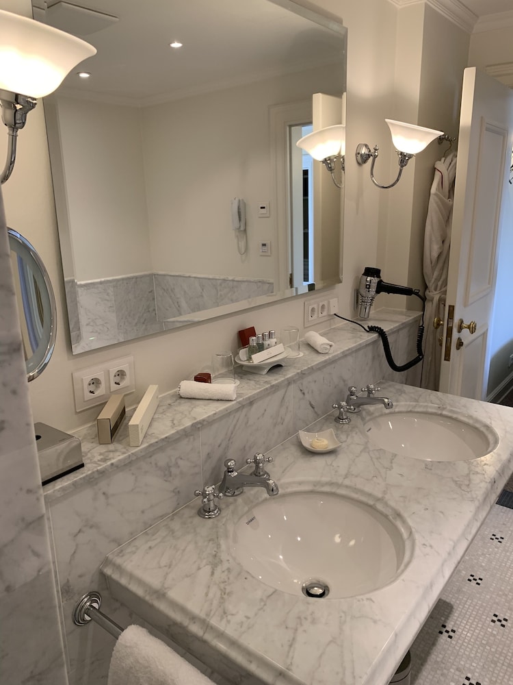 Schlosshotel Kronberg Hotel Frankfurt 50/50