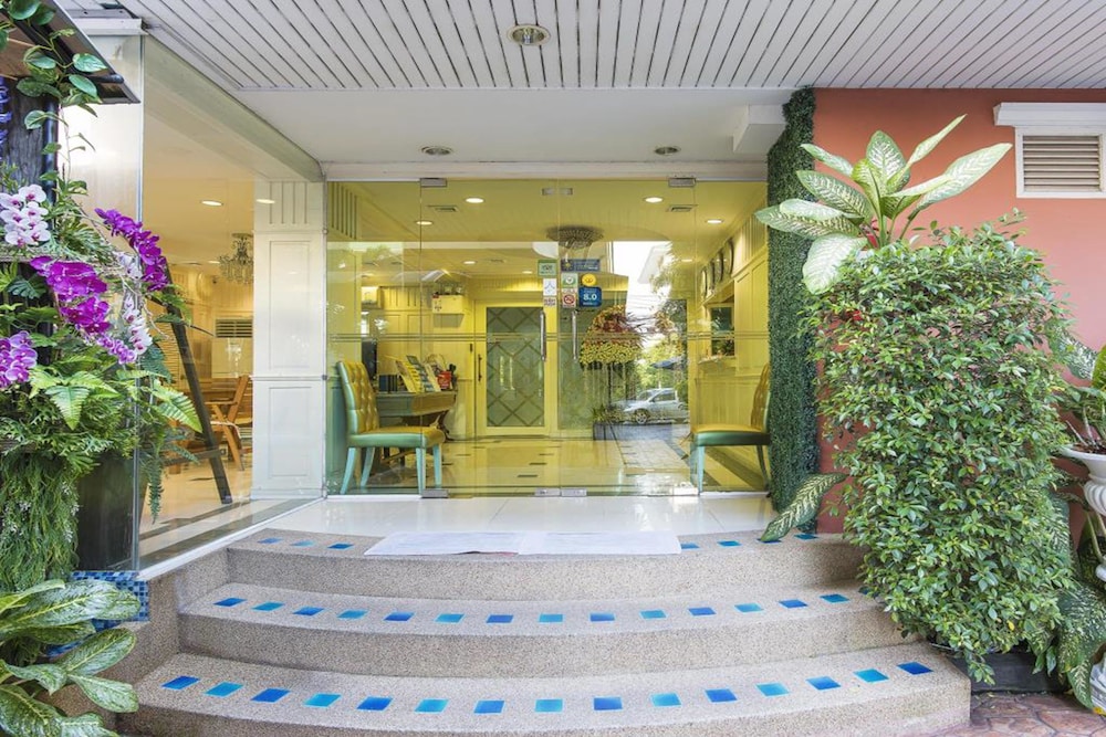 Orchid Resort 4/46