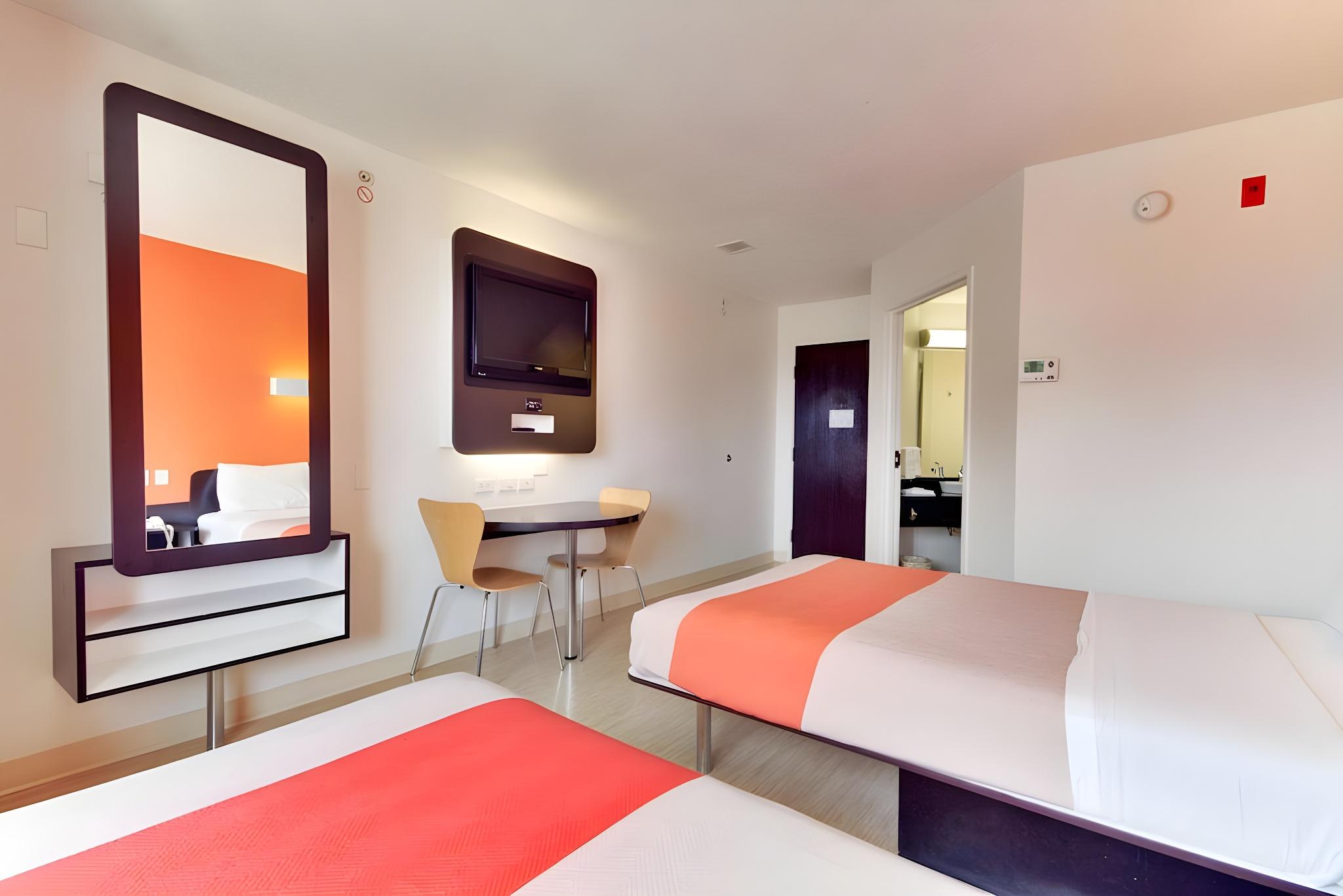 2 Full Beds