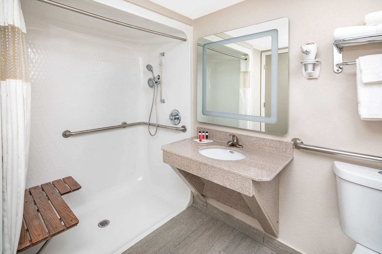 Ramada by Wyndham Alpharetta/Atlanta North 8/9