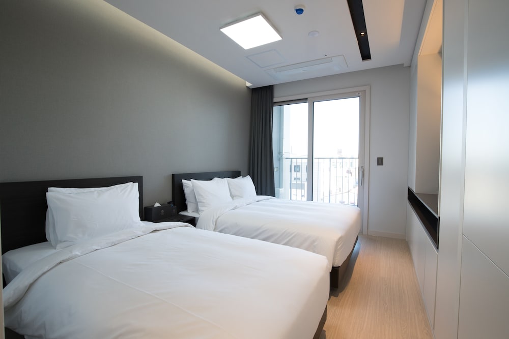 Sunrise Hotel Sokcho 12/56