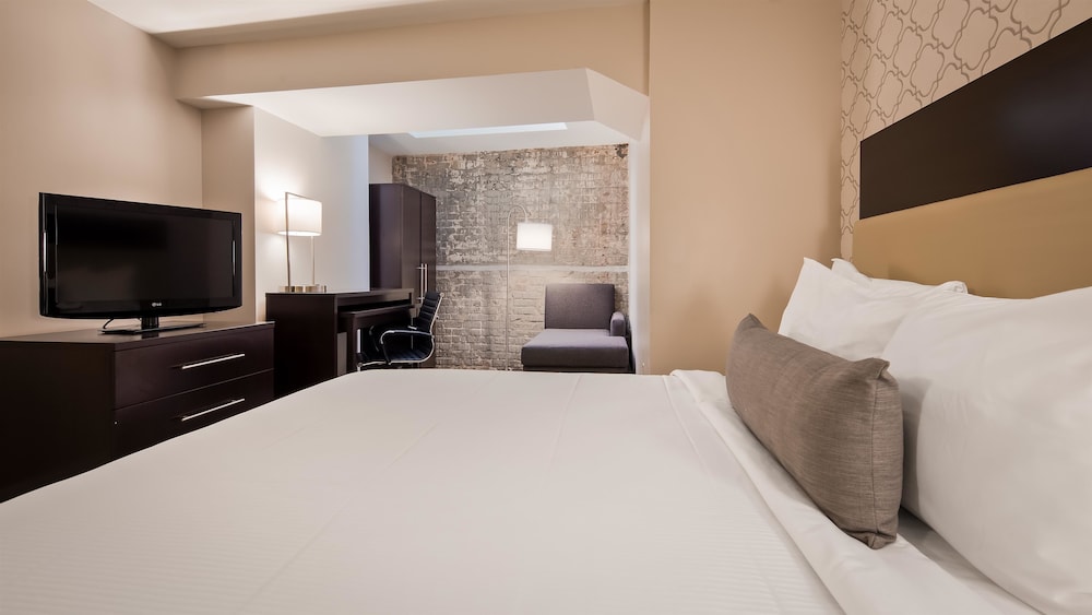Best Western Plus St. Christopher Hotel 25/49