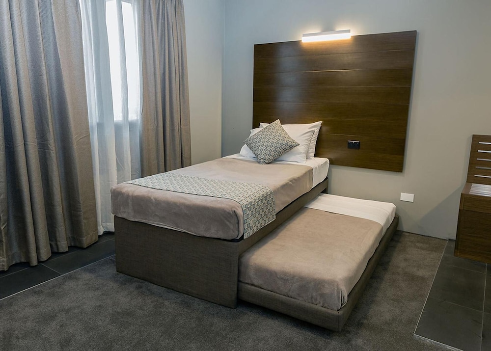 Bankstown Motel 10 Greenacre 53/89