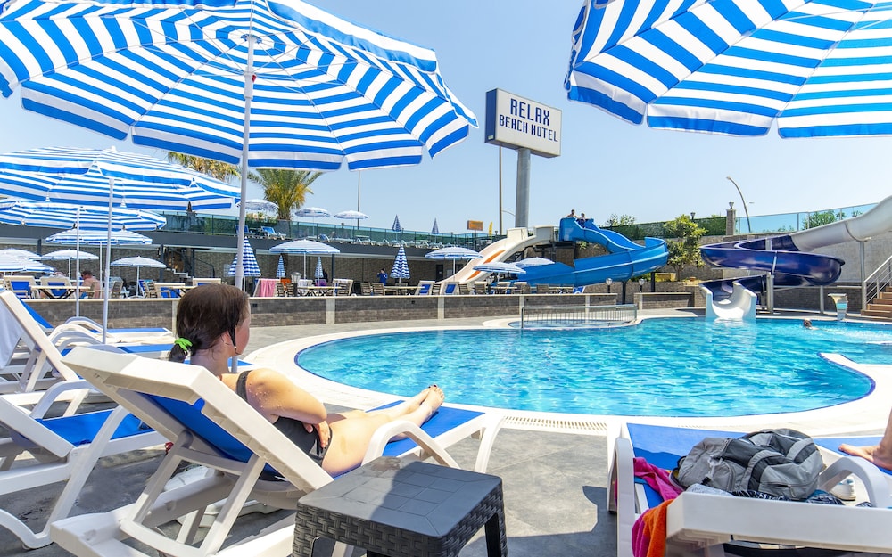 Relax Beach Hotel 38/50