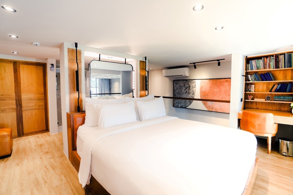 Loft, Suite, King Bed