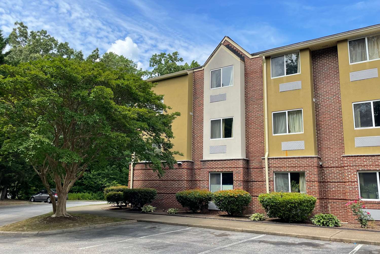 Microtel Inn Suites By Wyndham Newport News Airport 23/26