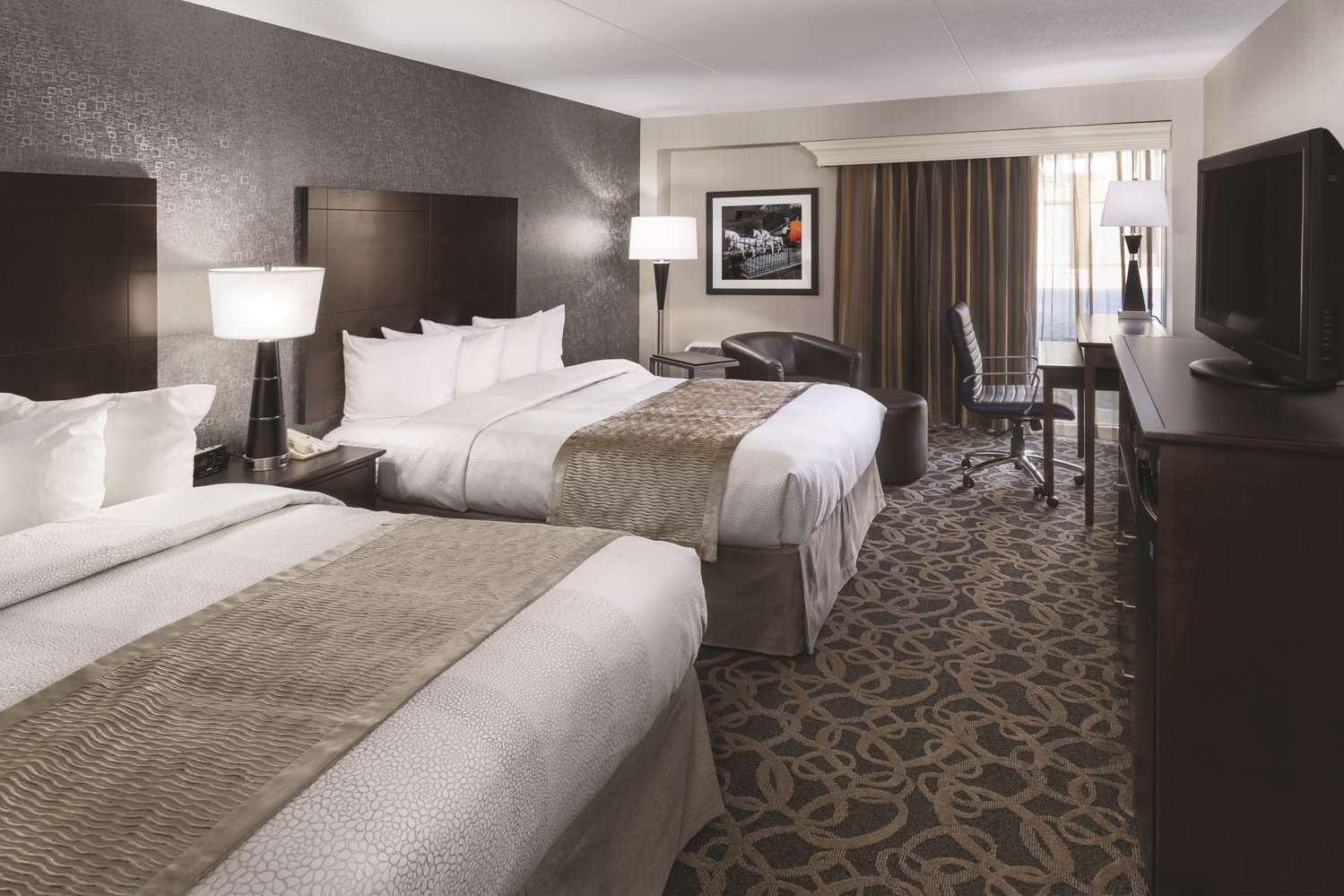 Room, 2 Queen Beds, Pool Side