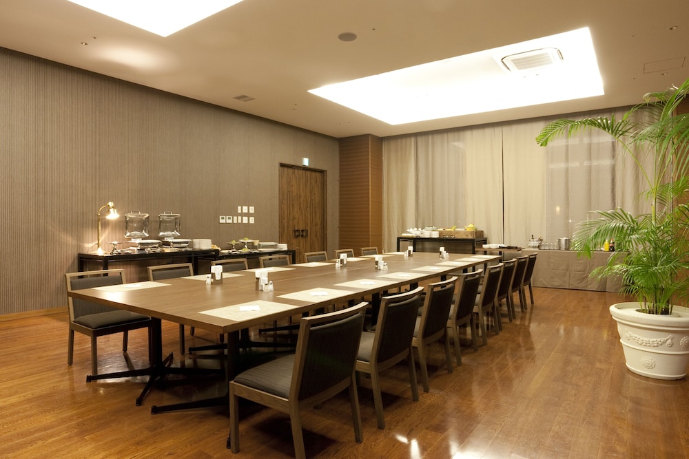 Moon Ocean Ginowan Hotel & Residence 39/50
