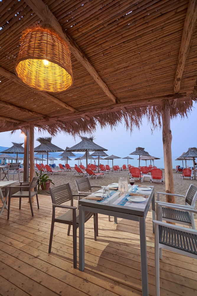 Aptera Beach 32/46