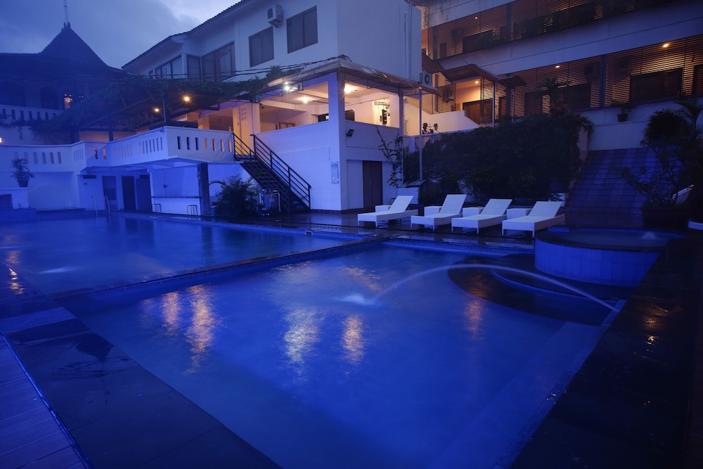 Front One Resort Yogyakarta 28/46