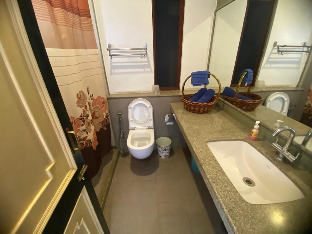 Jaipur Inn 60/62