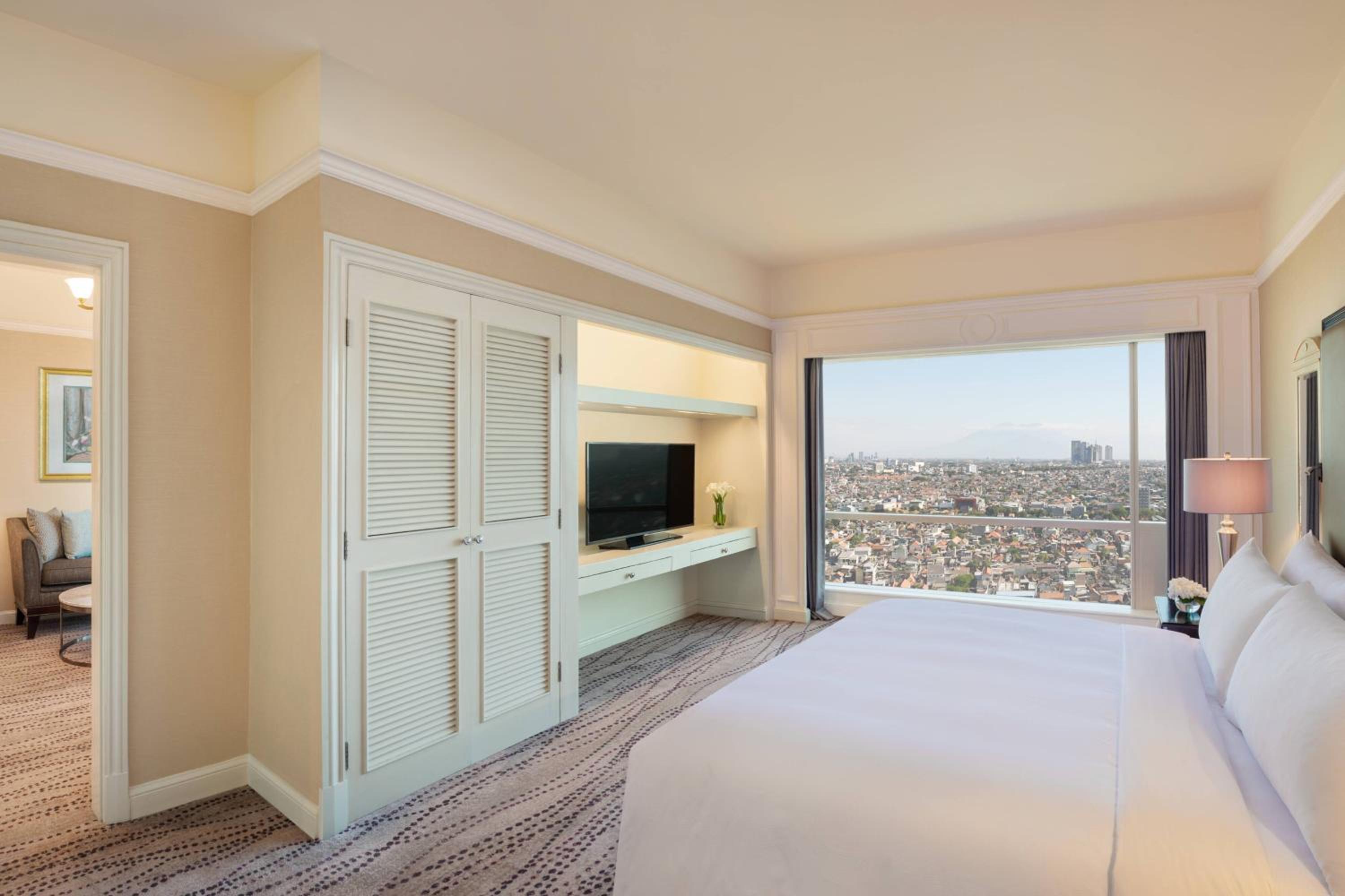 1 Bedroom, Residential, Suite, King Bed