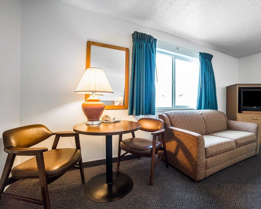 Rodeway Inn & Suites Arlington OR 25/29