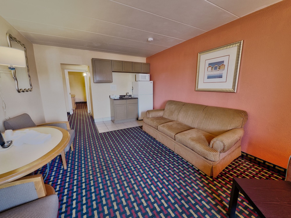 Sandpiper Inn 27/48