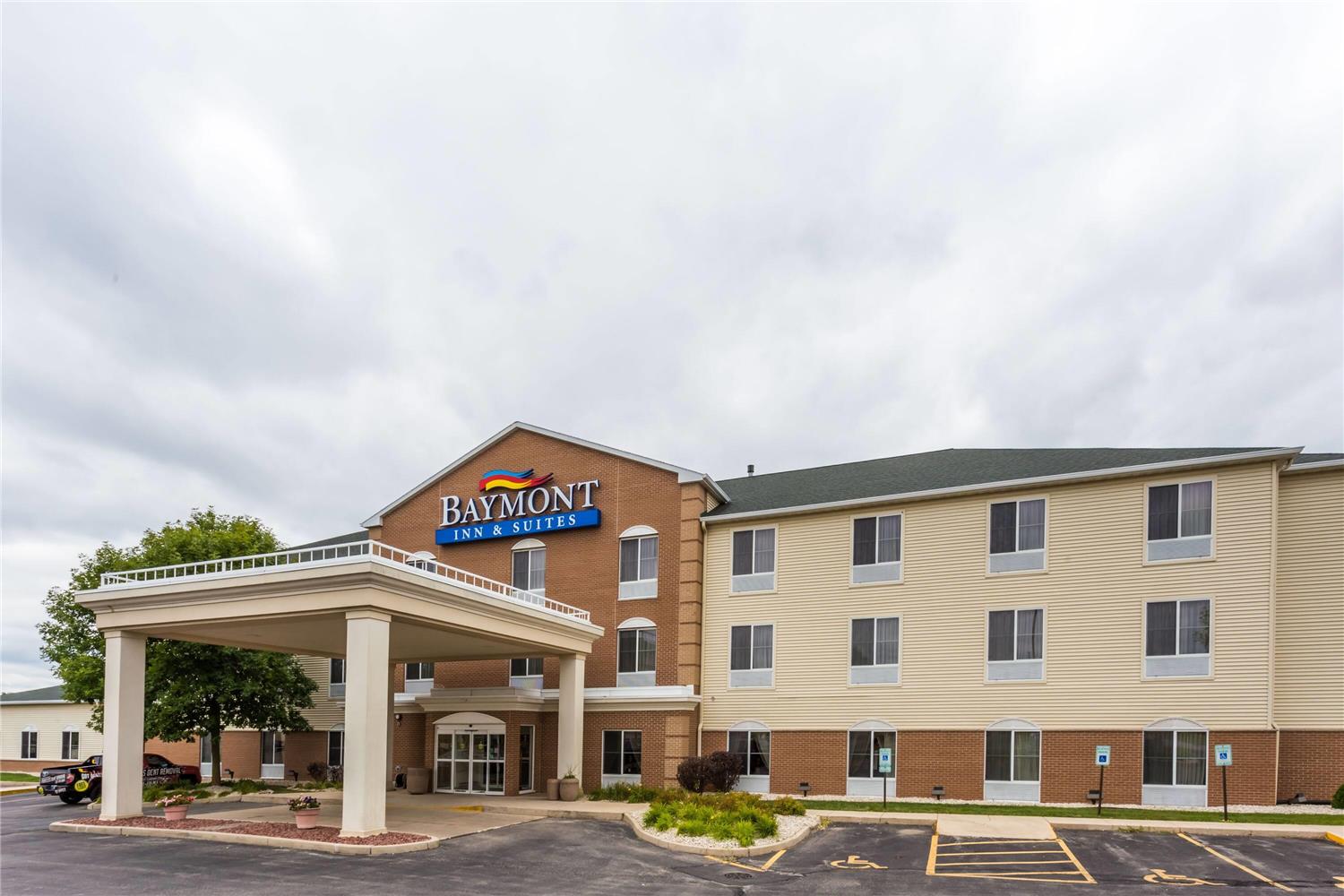 Baymont by Wyndham Waterford/Burlington WI 2/43