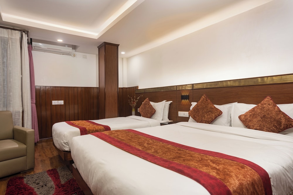 FAMILY SUITE, DELUXE
