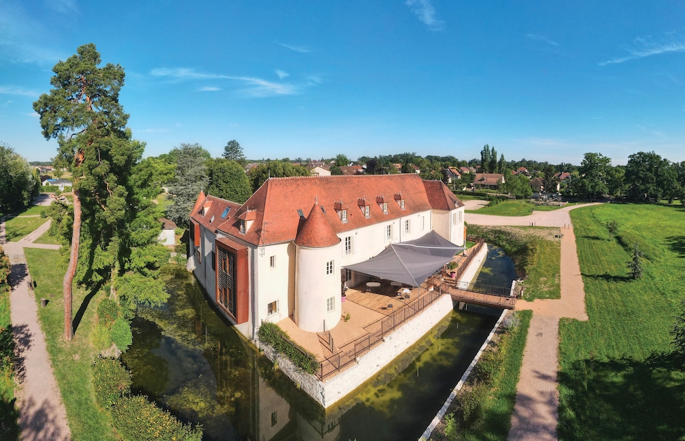 Chateau du Bost 41/44