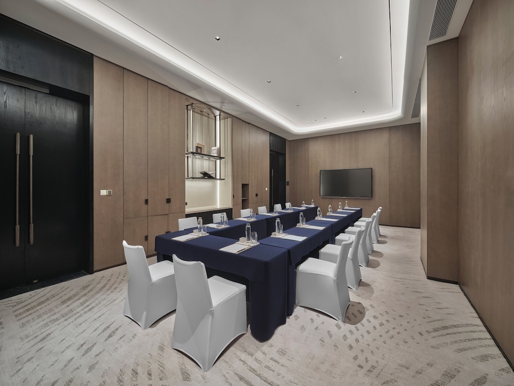 Hilton Guangzhou Baiyun Airport 46/50