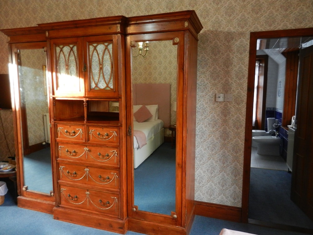 Mansfield Castle Hotel 17/50