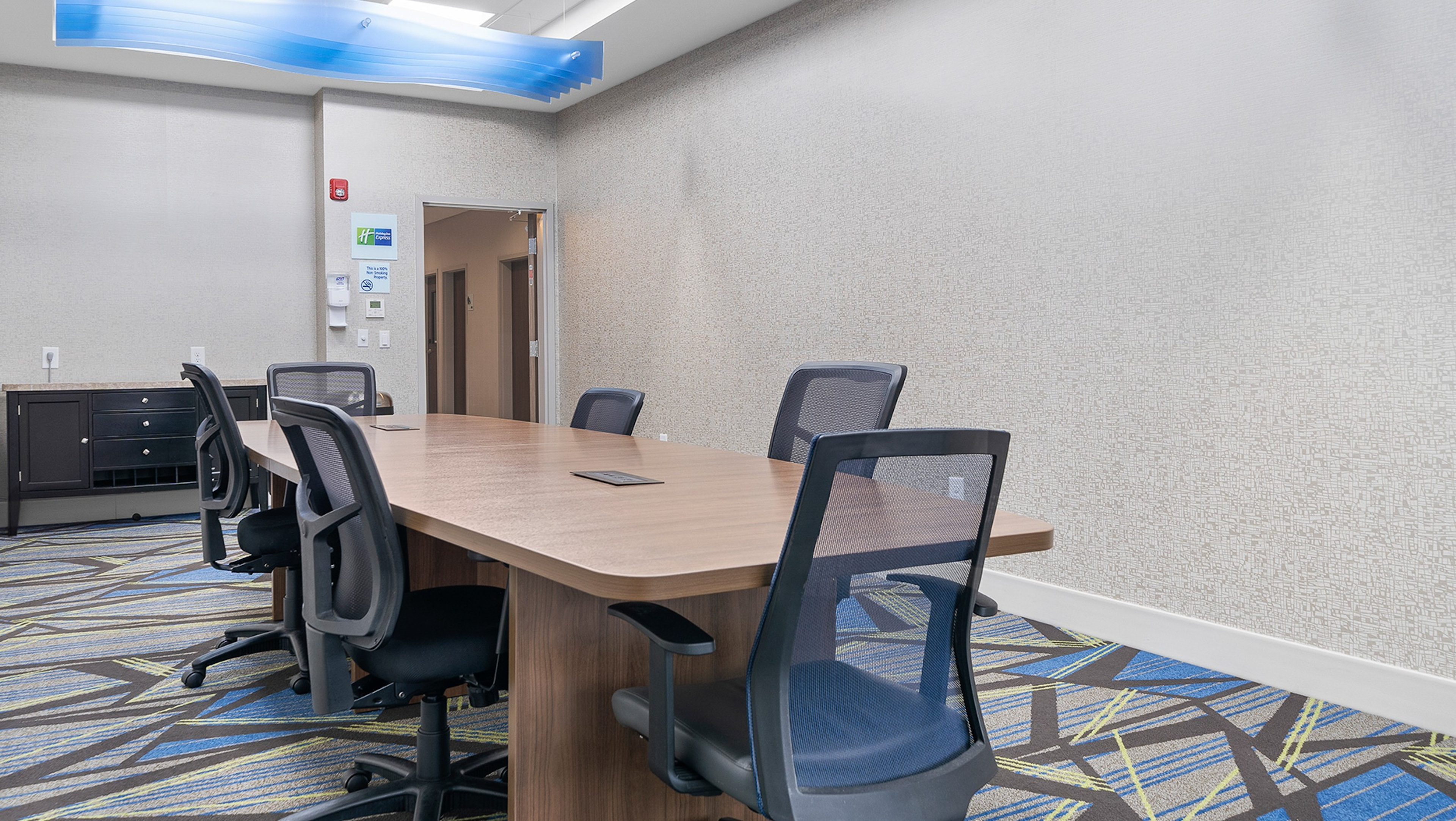 Holiday Inn Express Macon North 62/69