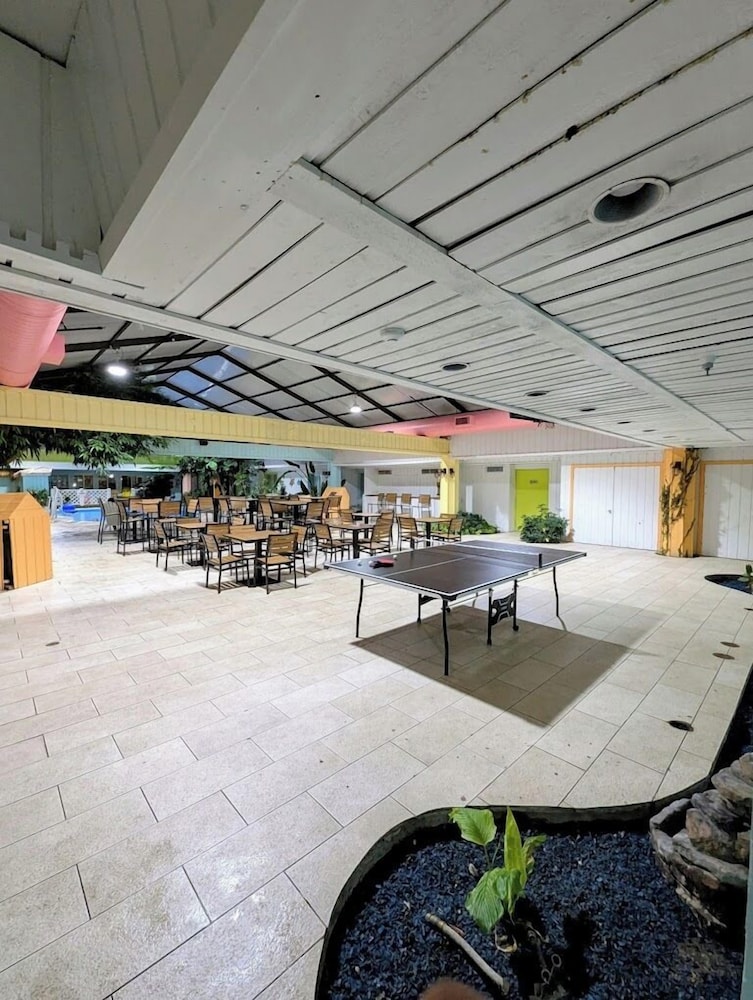 Greenfield Inn and Suites Elizabethtown KY I65 Exit 94 54/62