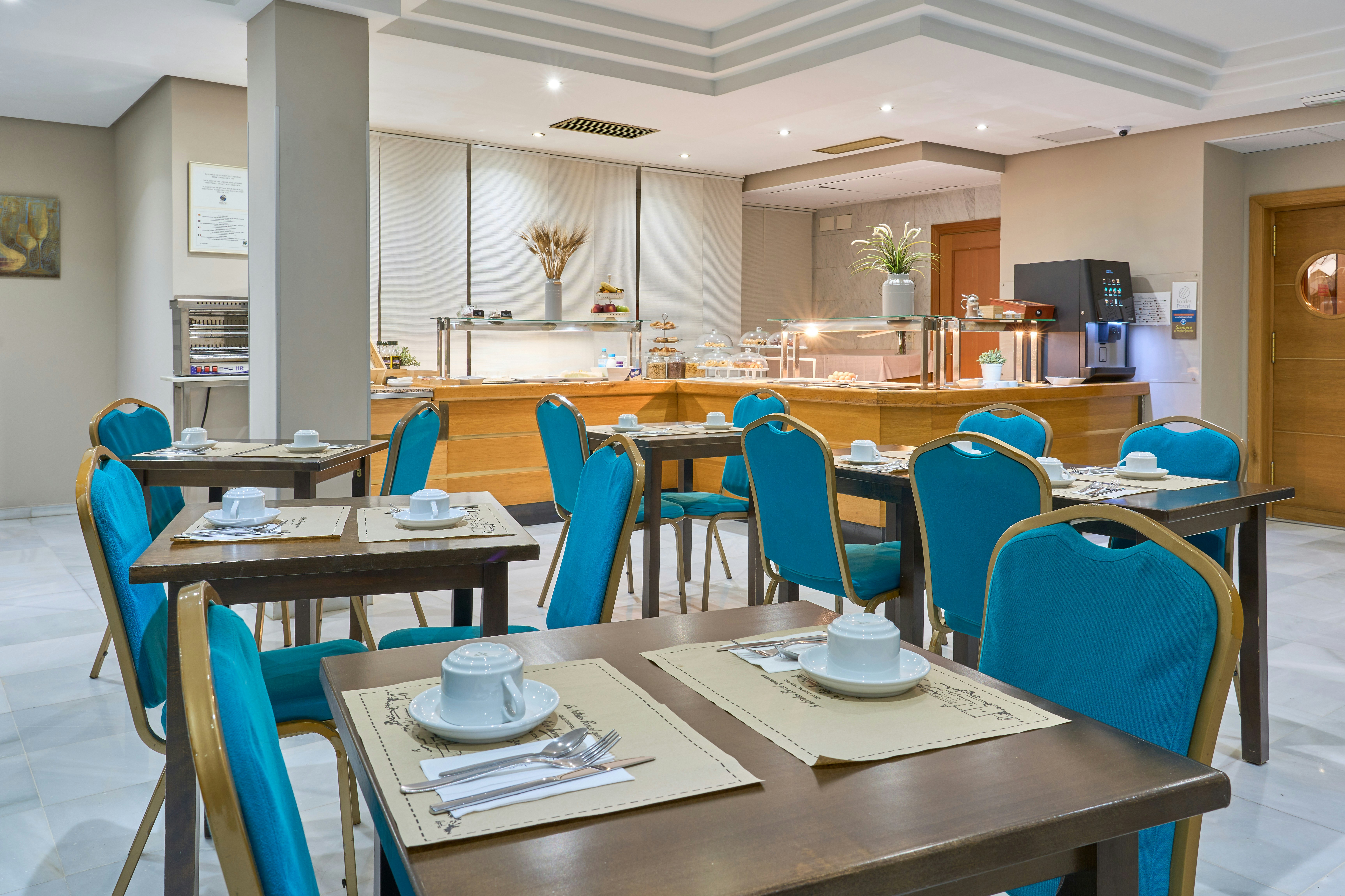 Navas Hotel 64/82