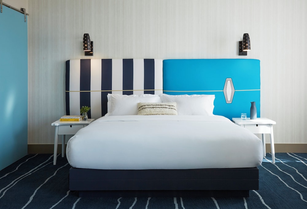 Studio, Suite, King Bed, Ocean Front