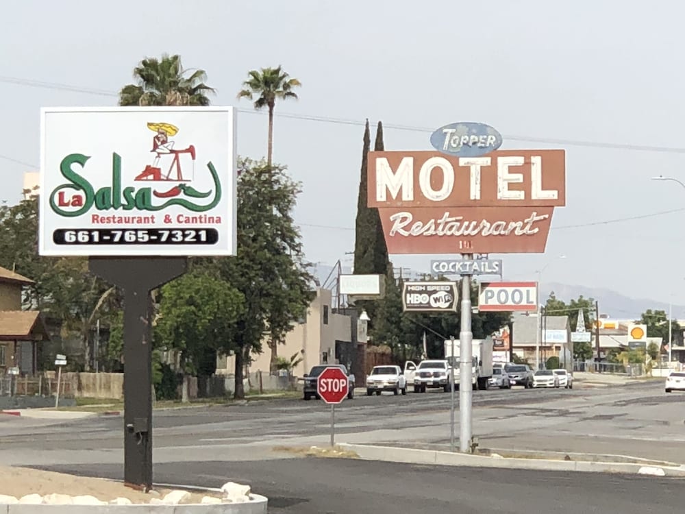 Topper Motel 4/47