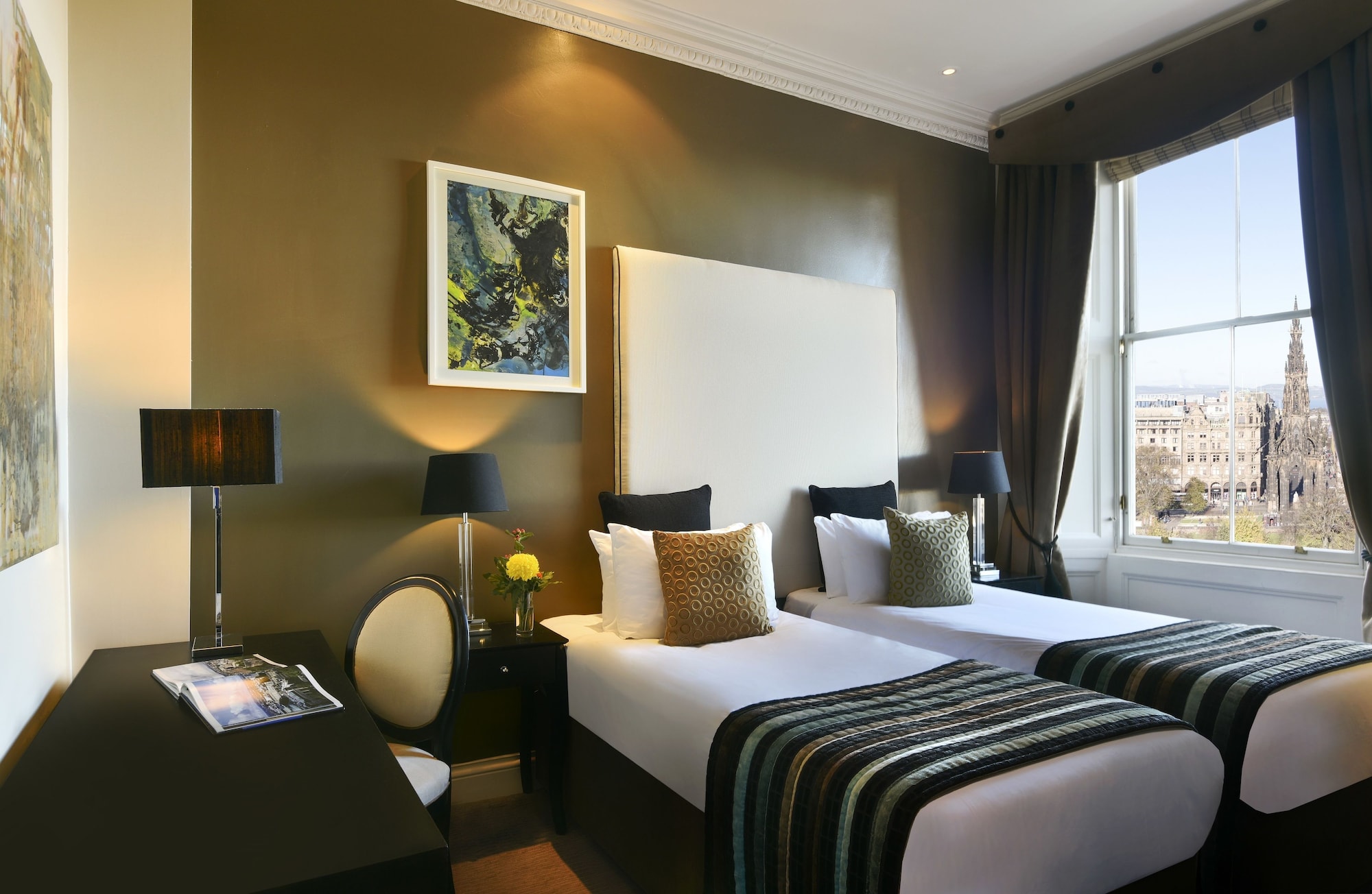 CLASSIC, DELUXE, TWIN BEDS