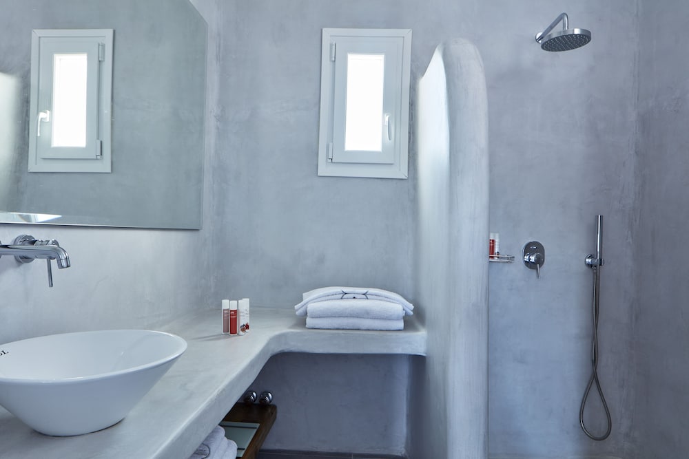 Mykonos Waves Beach House Suites 5/44