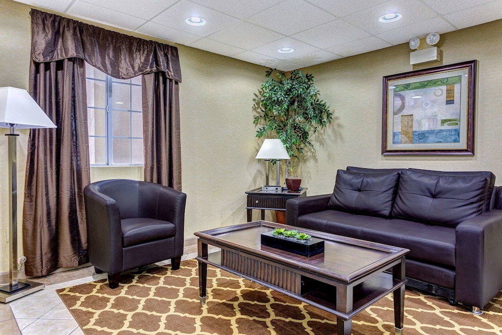 Comfort Inn Decatur Priceville 34/49