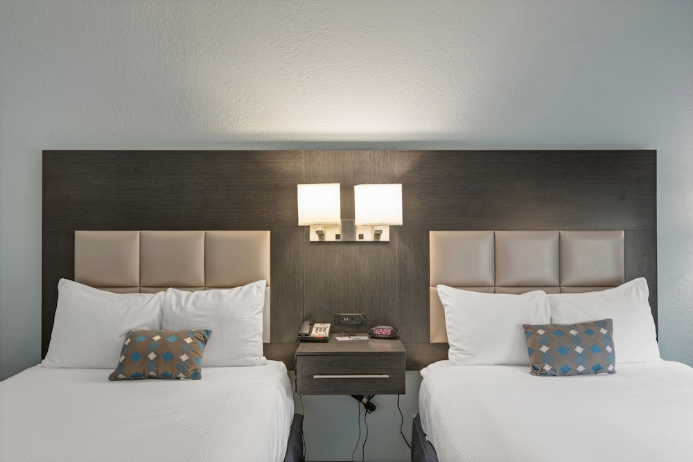 Iris Garden Inn 15/54