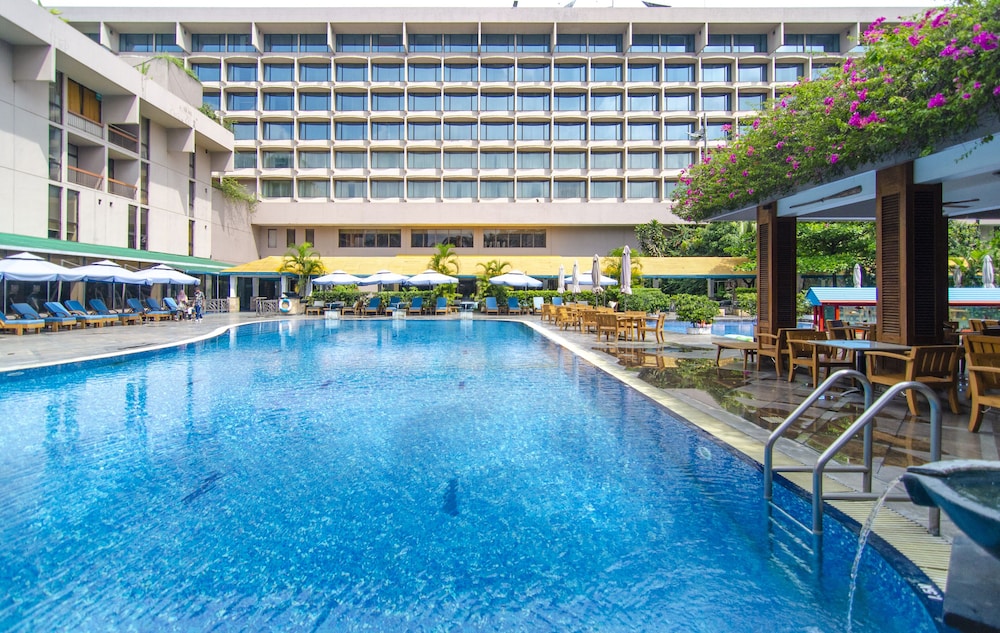 Pan Pacific Sonargaon Dhaka 8/72