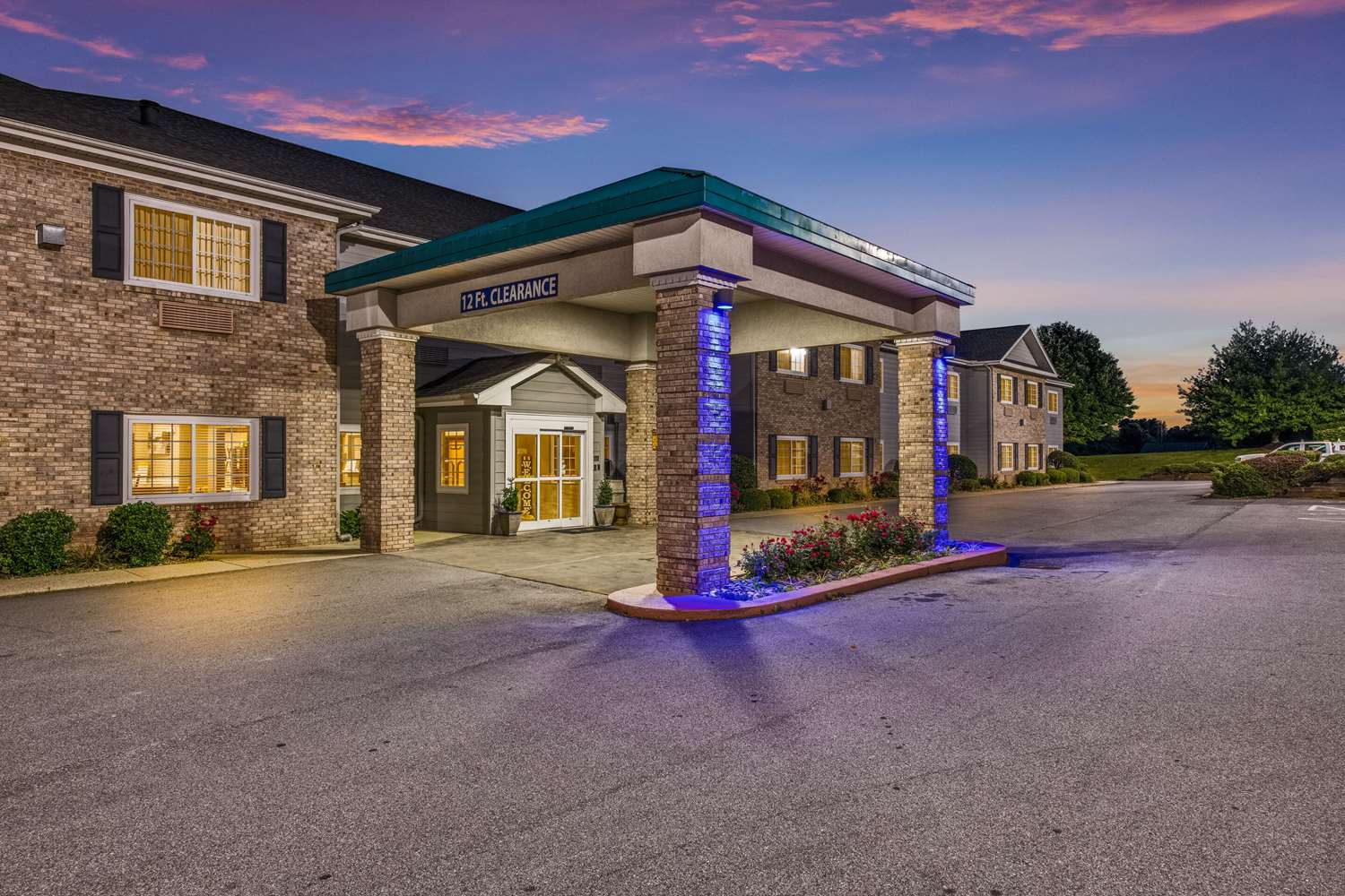 Quality Inn & Suites Hendersonville Flat Rock 29/29