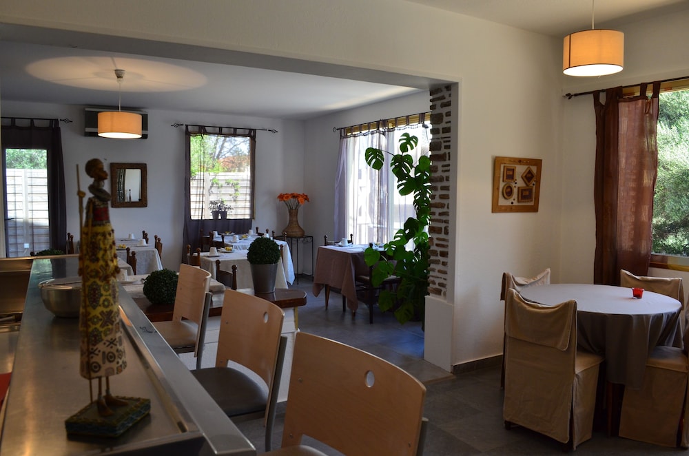 Aiglon Bylitis Hotel 42/66