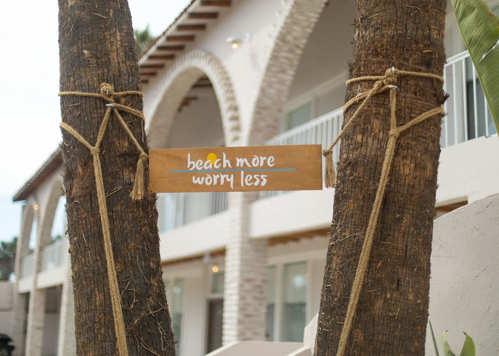 Beach House by Eazy 8/42