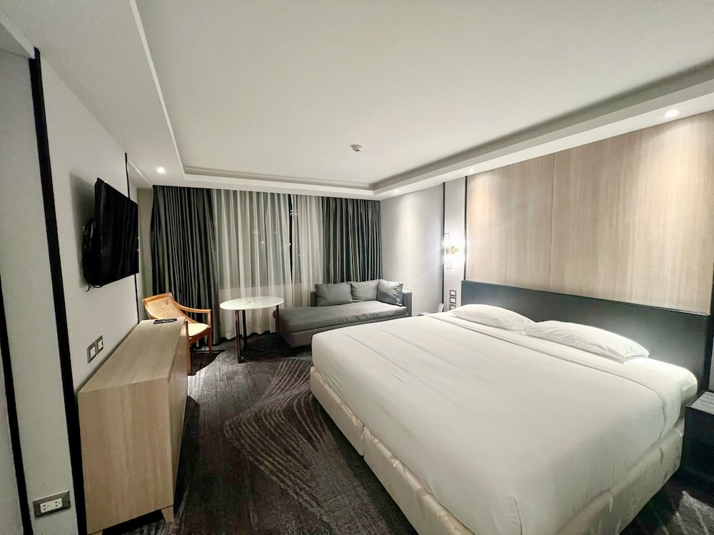 Grace Hotel 28/77