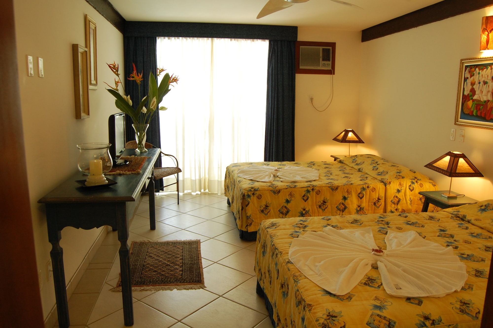 DELUXE, DOUBLE BED