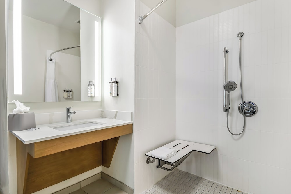 Staybridge Suites Toledo - Maumee 72/72