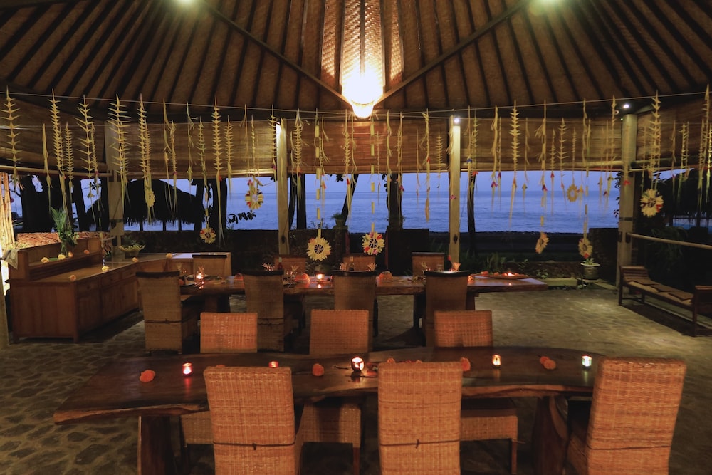 Cili Emas Oceanside Resort 35/50