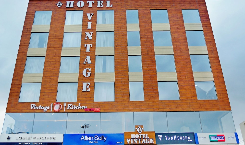 Hotel Vintage 3/49