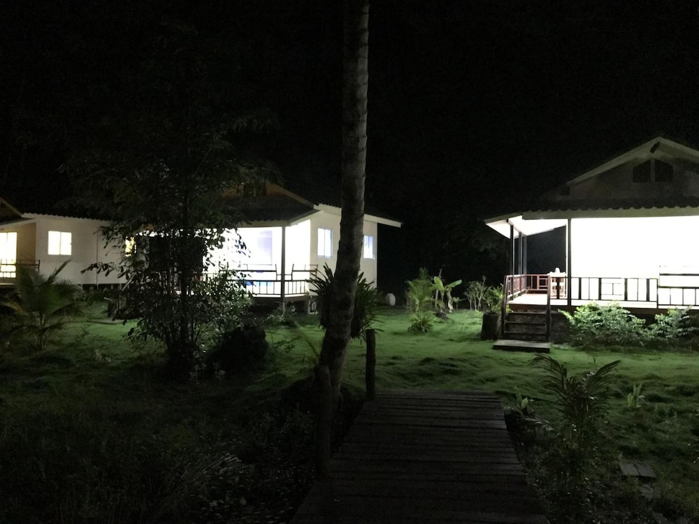 Baan Phuean Koh Kood 37/41