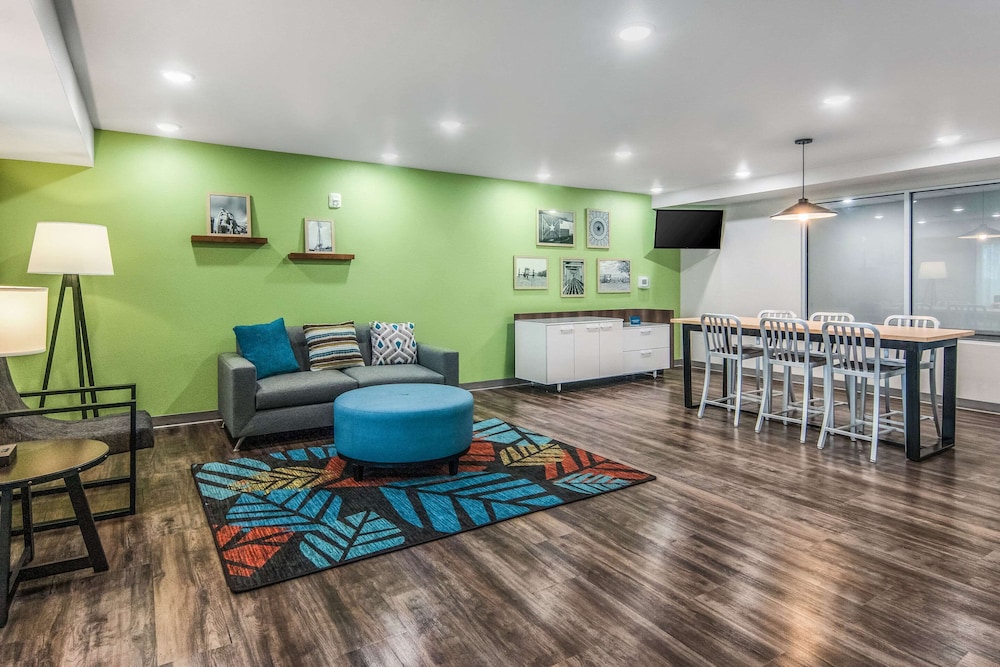 WoodSpring Suites North Ft Worth Alliance TX Speedway 27/38