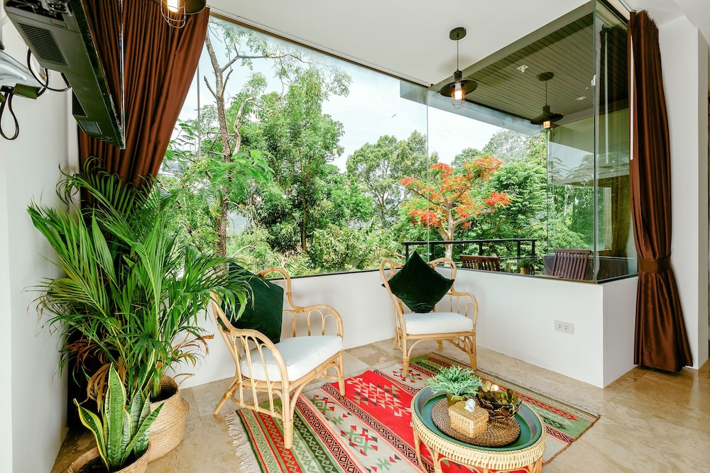 Baan Khao Hua Jook Villas Apts 8/50