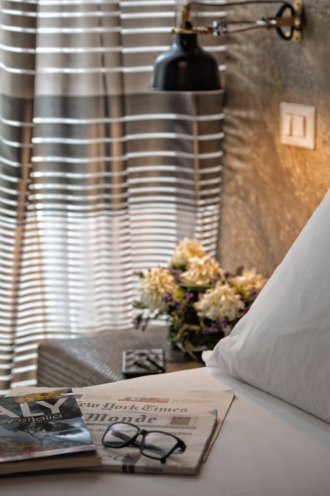 Navona Rooms with Jacuzzi 54/71