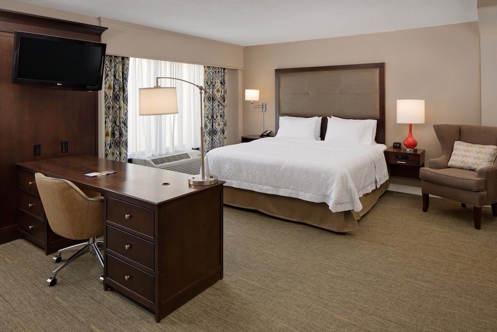 Hampton Inn Louisville Downtown 17/50
