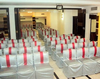 Click Hotel Yuvraj 41/46