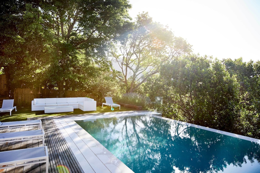 Number Eleven Self Catering Villa 20/24