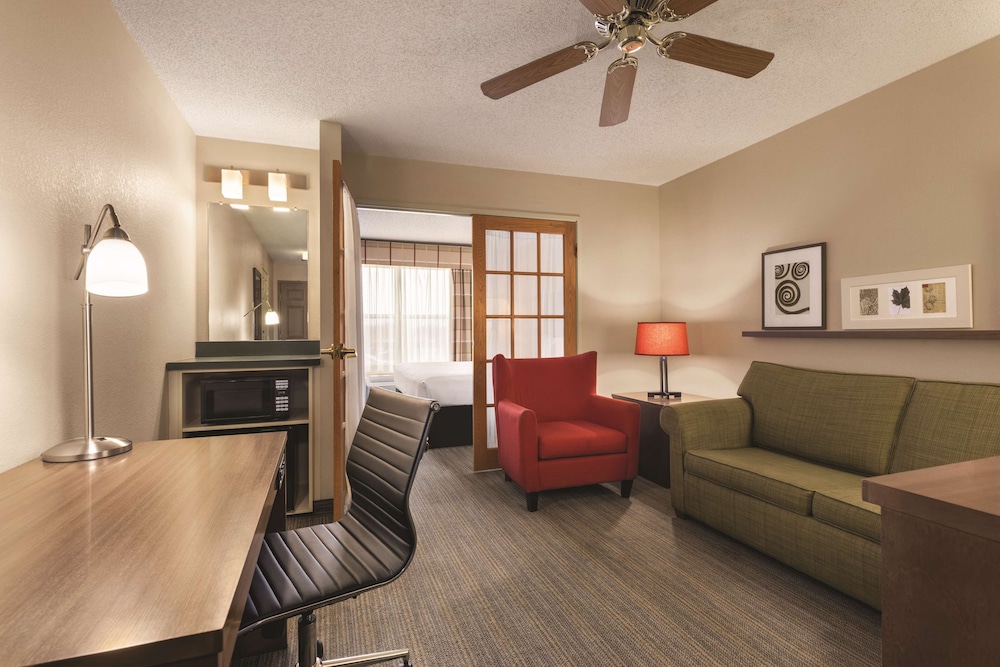 Country Inn Suites By Radisson Forest Lake Mn 28/37